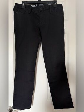 NWT Torrid luxe skinny jeans. Size 10XS.